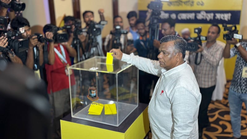 কড়া নিরাপত্তায় বিসিবি নির্বাচন, ভোট দিলেন বুলবুল